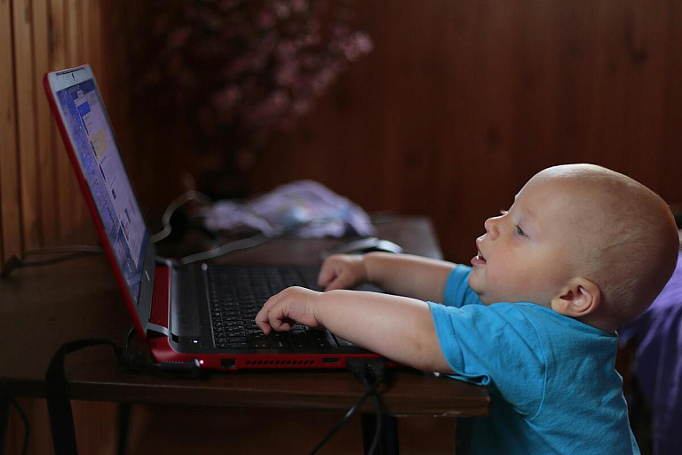 Дети в шоке: анонсирован выход первой нейросети для малышей Baby Grok Дети в шоке: анонсирован выход первой нейросети для малышей Baby Grok