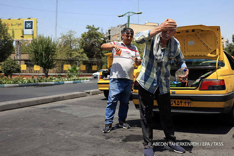 В Иране жара достигла 50°C – людям не хватает воды и даже электроэнергии