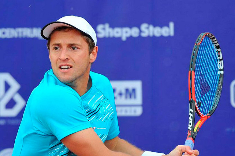 Белорусский теннисист пробует вернуться на корт: вы его явно вспомните