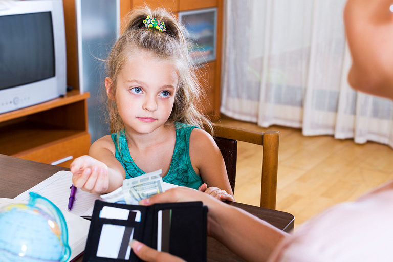 Могут ли дети поменять доллары и евро на рубли – ответ Беларусбанка