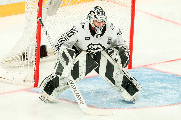 Хоккейное "Динамо" представило шлем звездного новичка: только взгляните