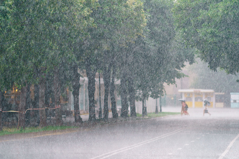 Трамваи встали и дороги залило: как Минск снова затопило – видео