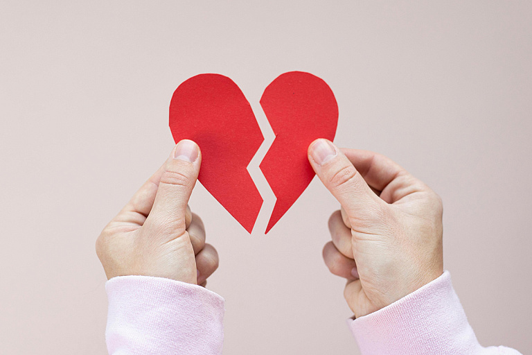 Полюбить себя заново: психолог рассказала, как пережить расставание