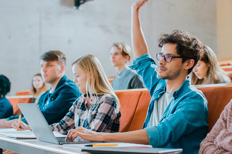 Узнали, какие белорусские вузы готовят будущих дипломатов