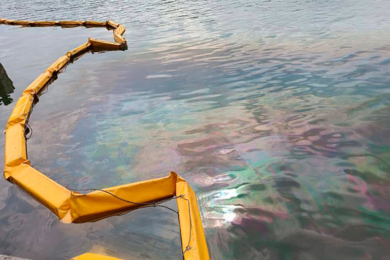 Свислочь залило нефтепродуктами – что случилось