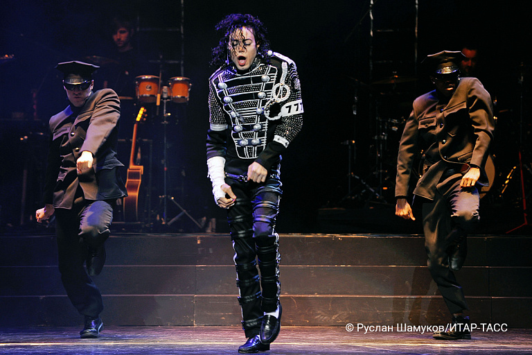 На аукционе продали носок Майкла Джексона – сумма удивляет