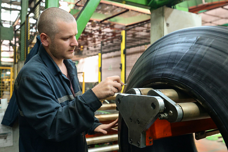 Обеспечены ли белорусские заводы работой – узнали подробности