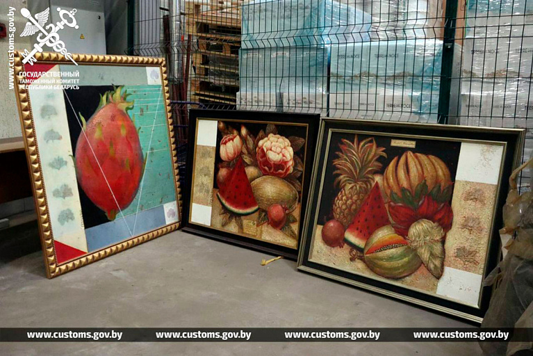 На таможне задержали целую картинную галерею – только посмотрите на нее