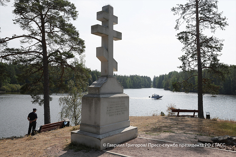 "Места тут хватает": Лукашенко хочет построить храм в России