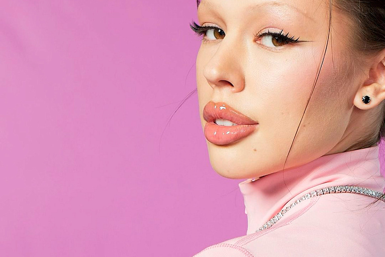 Блогеры "заставили" Инстасамку спеть на белорусском языке