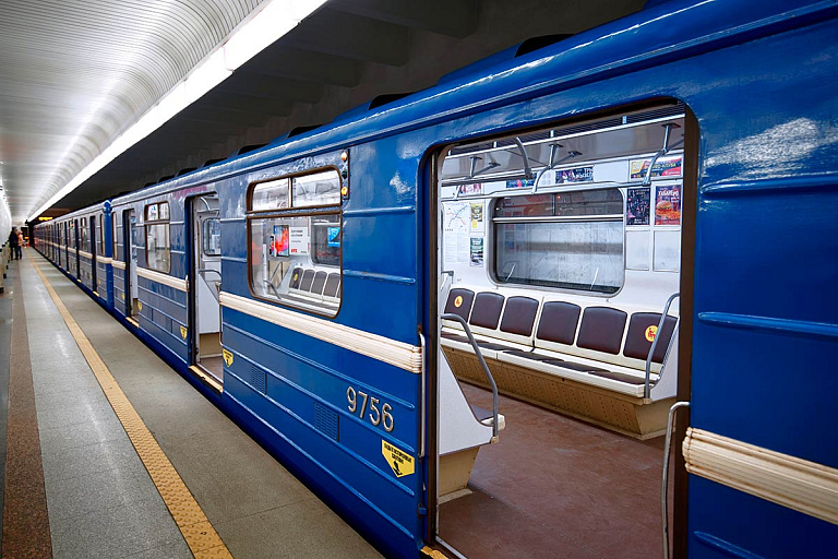 Школьник "поиграл" в зацепера в минском метро – страшное видео