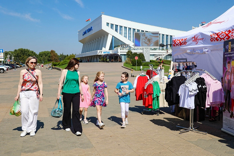 Узнали размер матпомощи к школе – на что хватит