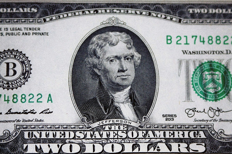 Белоруска заказала на маркетплейсе доллары "на удачу" – и вот что получила