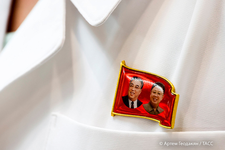 Овации и бургер Ким Чен Ына: туристы рассказали о поездке в Северную Корею