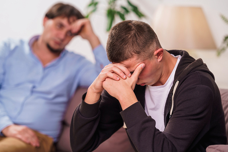 Он нас не слышит: как правильно разговаривать с подростком – советы родителям