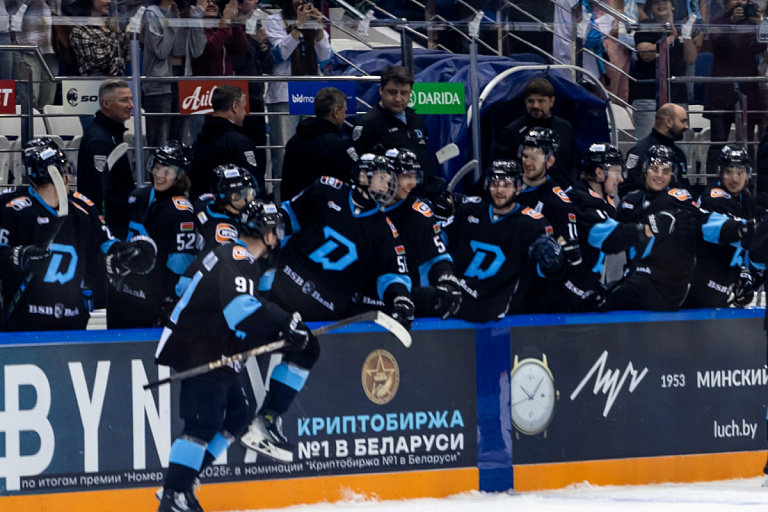 Хоккейное "Динамо" пропустило пять шайб от "Адмирала" в Кубке Минска