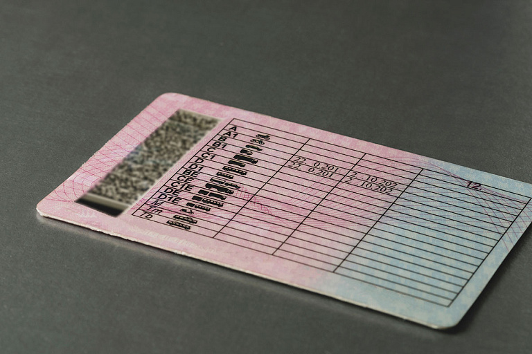 И так сойдет: белорус "исправил" водительские права ручкой – что его ждет