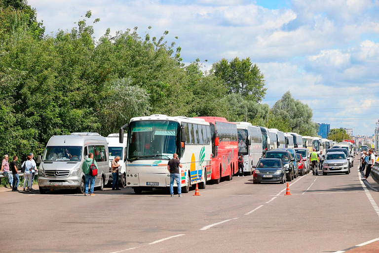 Такого еще не было: на границе с Польшей выстроилась рекордная очередь