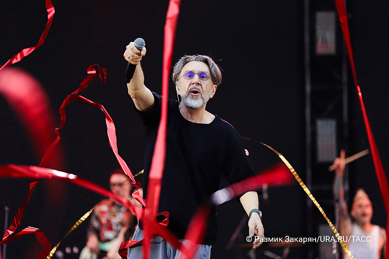 Сергей Шнуров согласился с запретом на песни группы "Ленинград" – что происходит