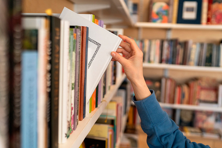 Какие книги выбирают сегодня белорусы – вы удивитесь