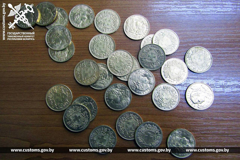 Таможня не дает добро: француженка пыталась ввезти в Беларусь настоящий клад