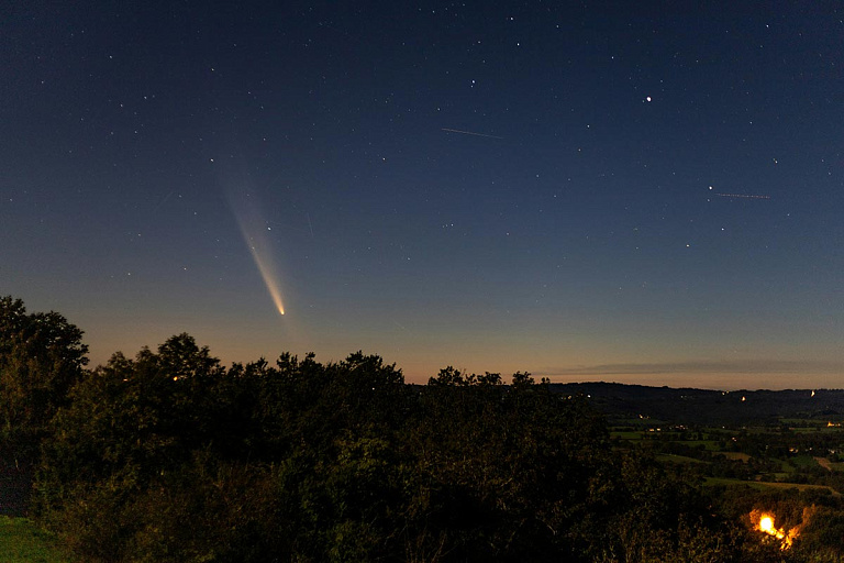"Не Челябинск, но было ярко": в Гродно на видео сняли падающий метеорит
