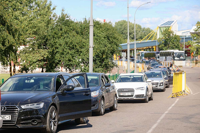 Можно потерять отпуск: число авто на границе с Польшей и Литвой только растет