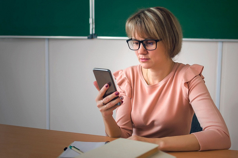 Учителей предупредили о мошенниках – они могут даже родителями назваться