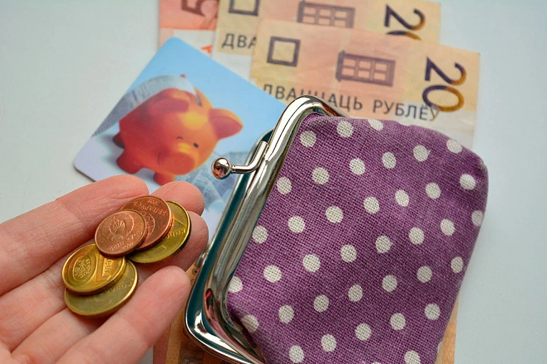 Названа средняя зарплата в Беларуси – кому платят больше всех