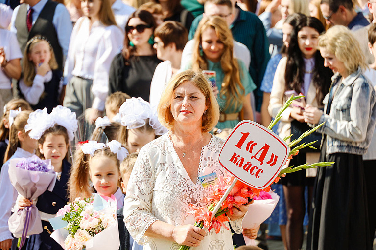 Минобразования разъяснило новые правила допуска родителей в школы