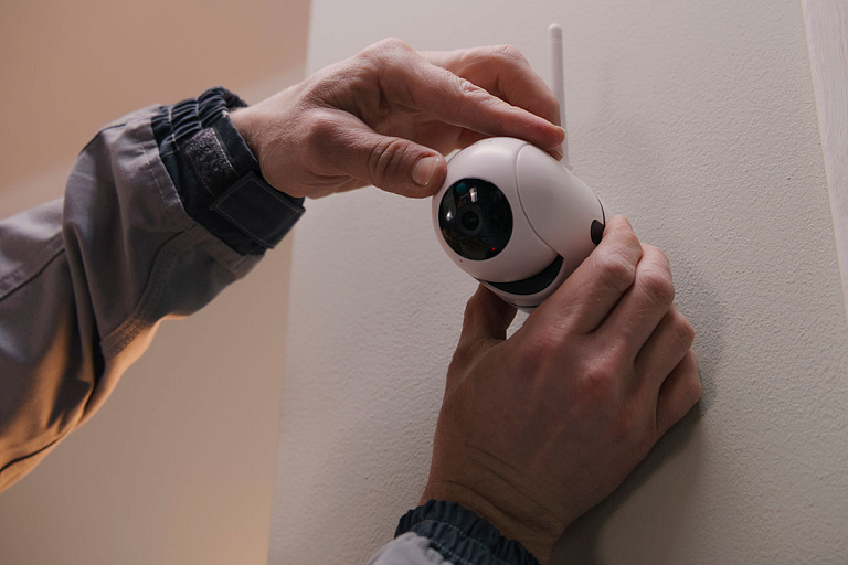 Узнали, можно ли установить видеокамеры в местах хранения телефонов в школах