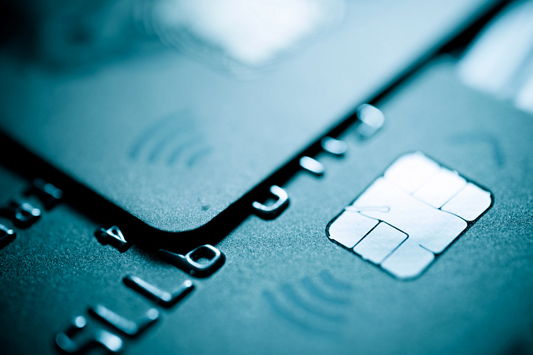 У белорусов перестанут работать карточки популярного банка − подробности