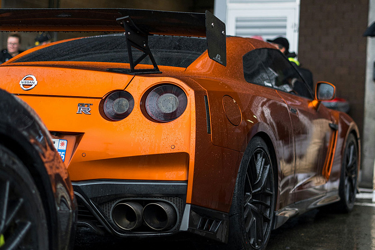 Nissan прощается с суперкаром GT-R – видео