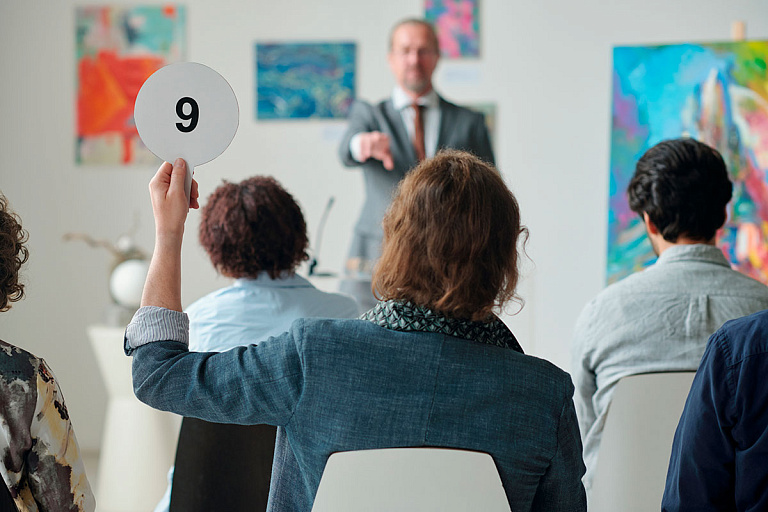 Коллекцию картин Бабарико продают с аукциона