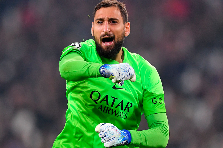 Один из лучших футбольных вратарей мира внезапно сменил клуб