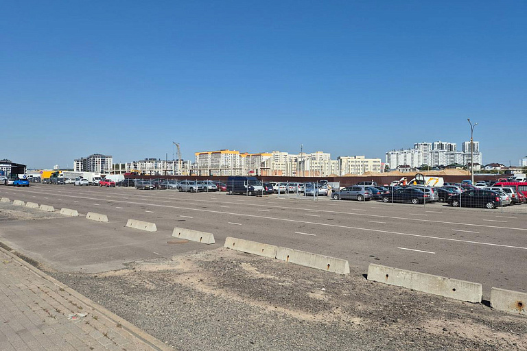 Строители в Ждановичах зашевелились – что будет на месте авторынка