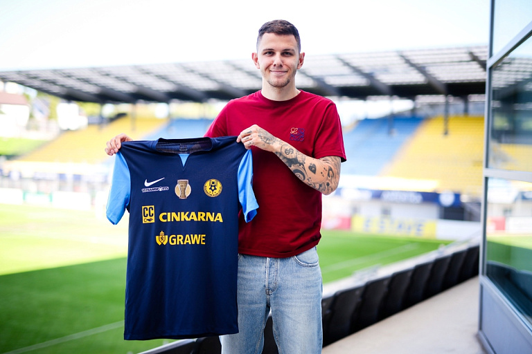 Звездный белорусский футболист дважды удивил фанатов – что произошло