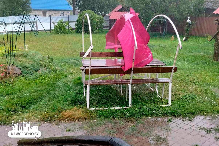 Дачники горюют, грибники наготове: что натворили дождь и град на Гродненщине