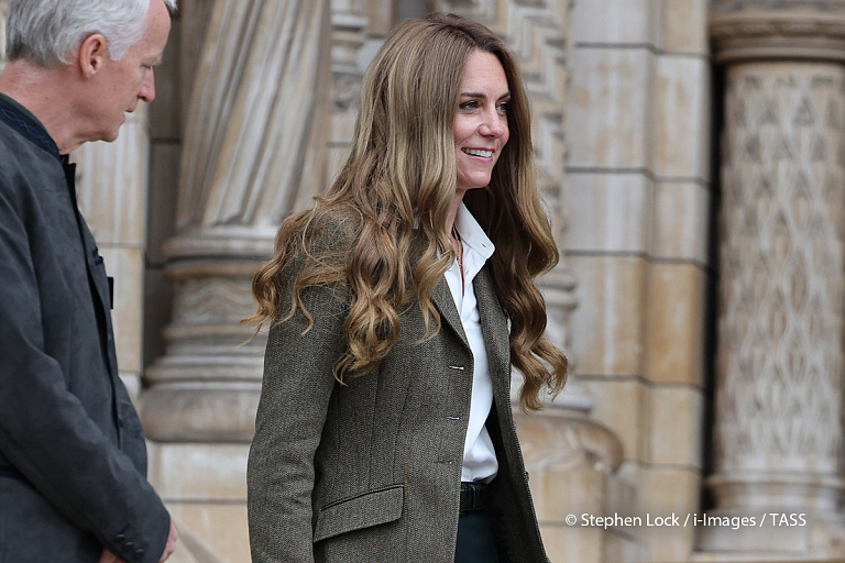 Принцесса Кейт вышла в свет в новом образе – первые удачные фото