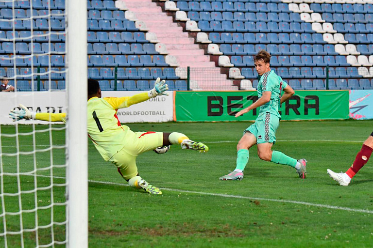 Сенсация: молодежная сборная Беларуси по футболу отобрала очки у гранда