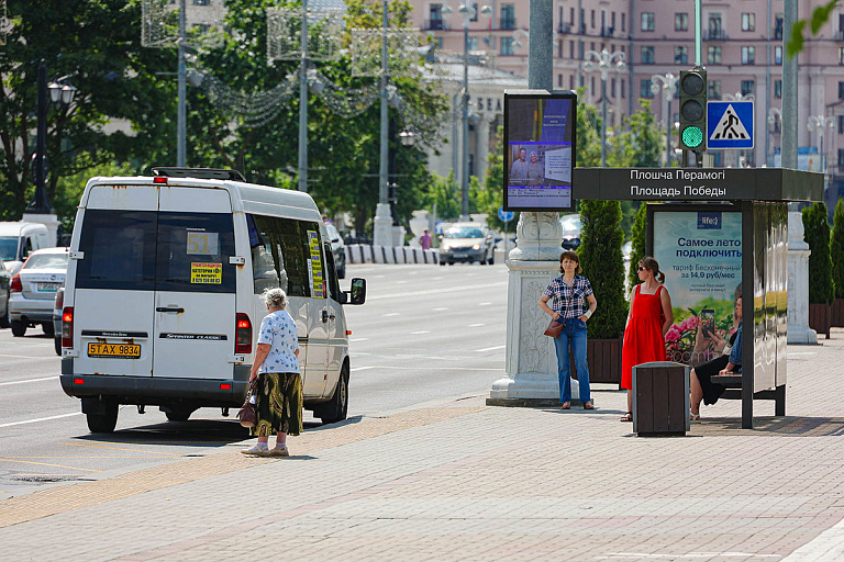 В Минске перестанут ставить электронные табло на остановках – в чем дело