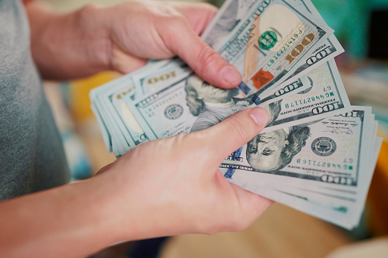 Доллар растет семимильными шагами – сколько стоит теперь