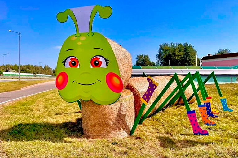 На полях Беларуси снова появились фигуры из соломы – выбрали лучшие