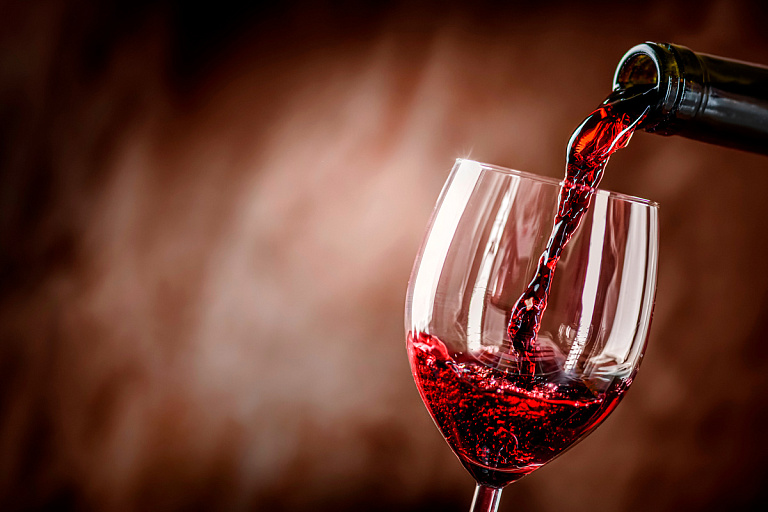 Магнат из Гонконга продал коллекцию вин за рекордную сумму – что в нее входит