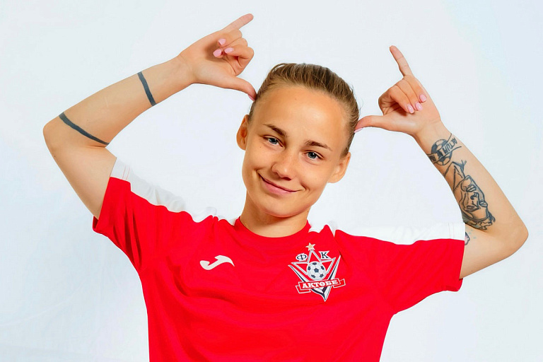 "Шашлык или сельдерей": белорусская футболистка сняла хит в TikTok