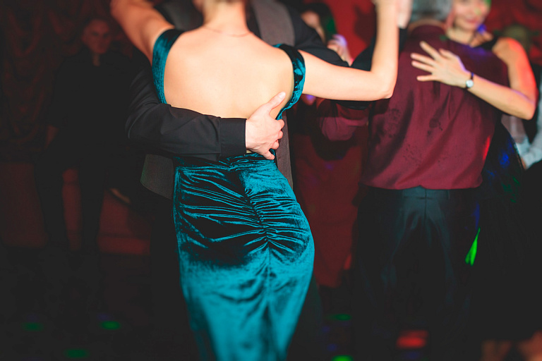 Все из-за обнимашек: гомельчанка получила штраф за организацию вечеринок