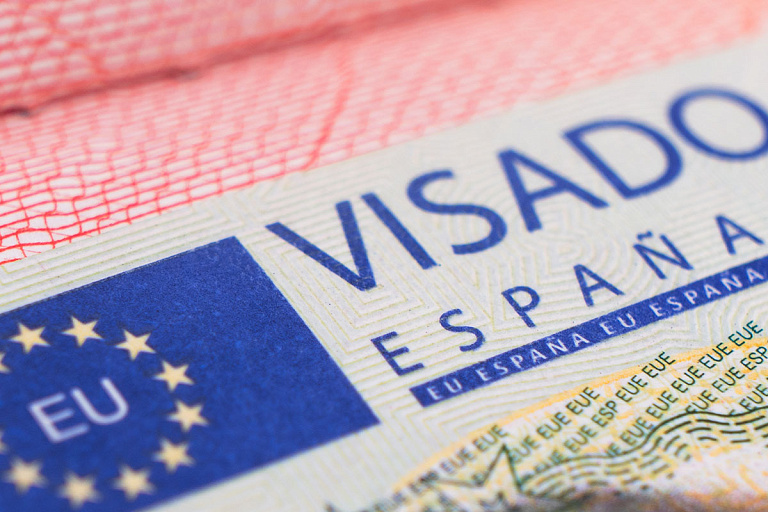 Визовый центр Испании в Москве остановил прием документов – что случилось