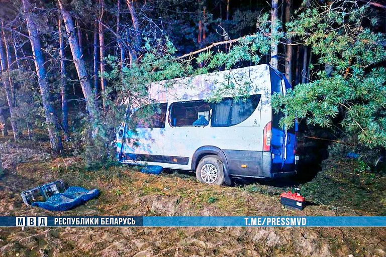 Возле Вилейки случилось страшное ДТП – пострадали 13 человек