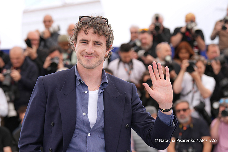 Пол Мескал повторил известный мем про "школьника в болоте"