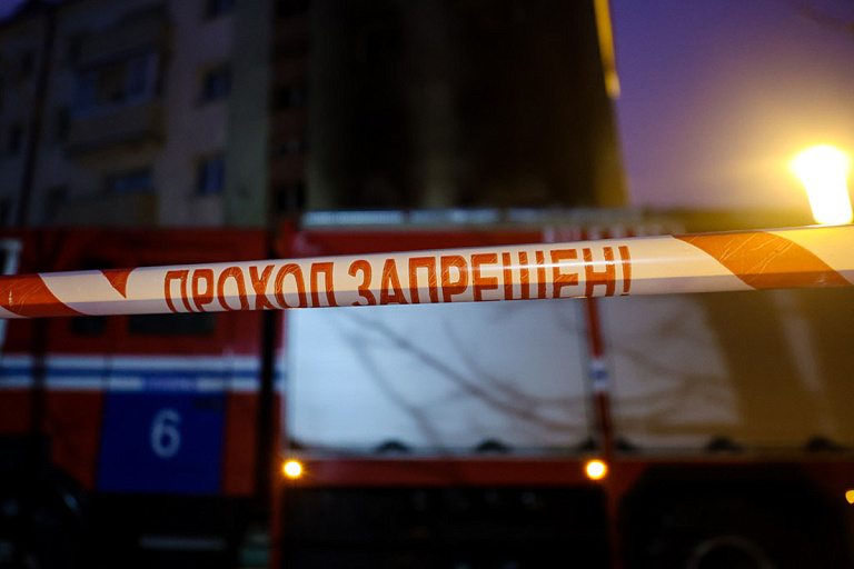 Женщина упала с девятого этажа и выжила – МЧС